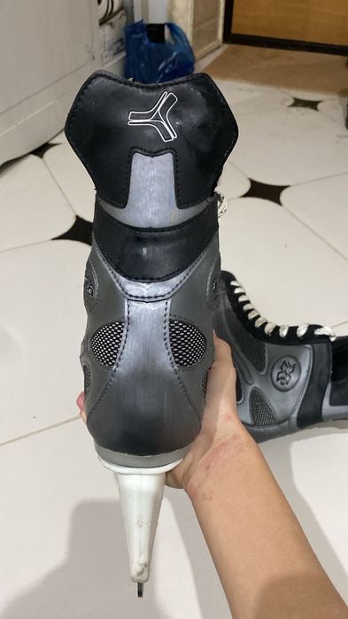 коньки для хоккея