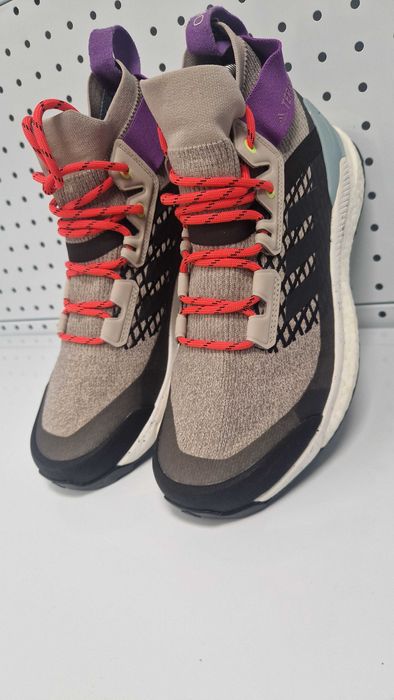 Оригинални дамски маратонки -Adidas Terrex