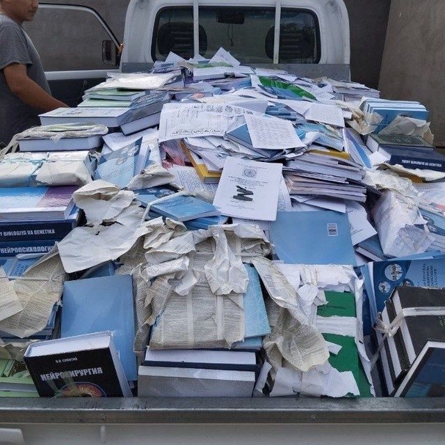 Makulatura makalatura kardon oq qog‘oz olamiz bumaga oq qog‘oz