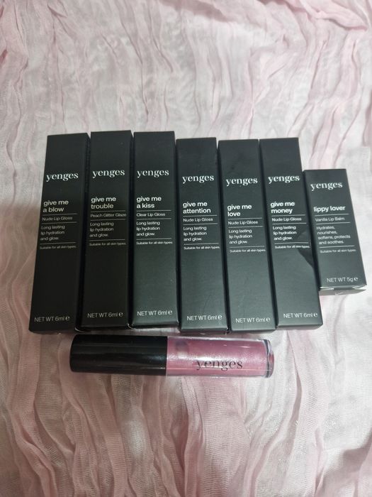 Yenges червило , гланц