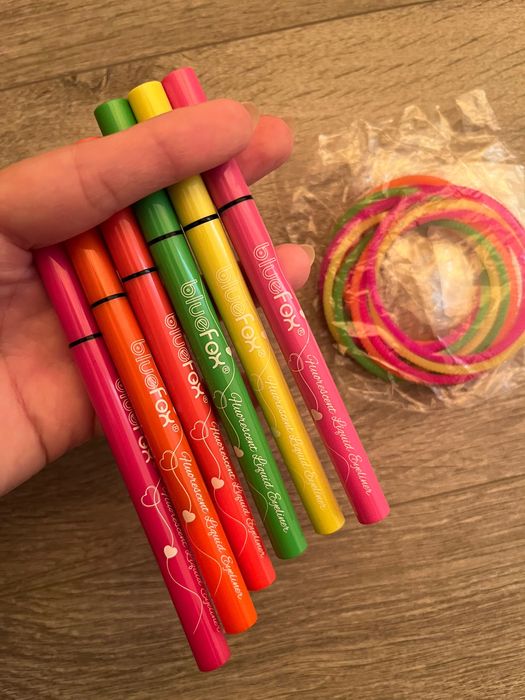 Неоновые маркеры для макияжа
