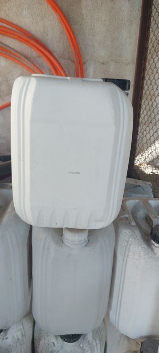 Канистры 10,20 лт. Пластиковые