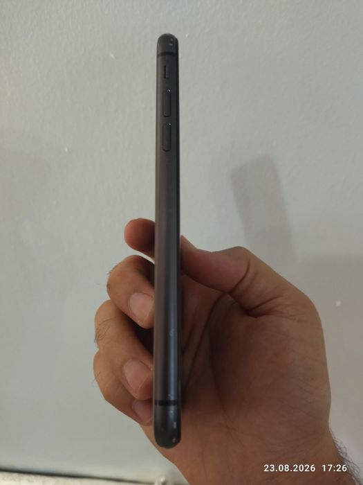 iPhone 11 - 128GB Qora