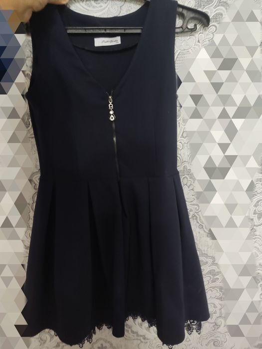 Продам школьную форму для девочки.