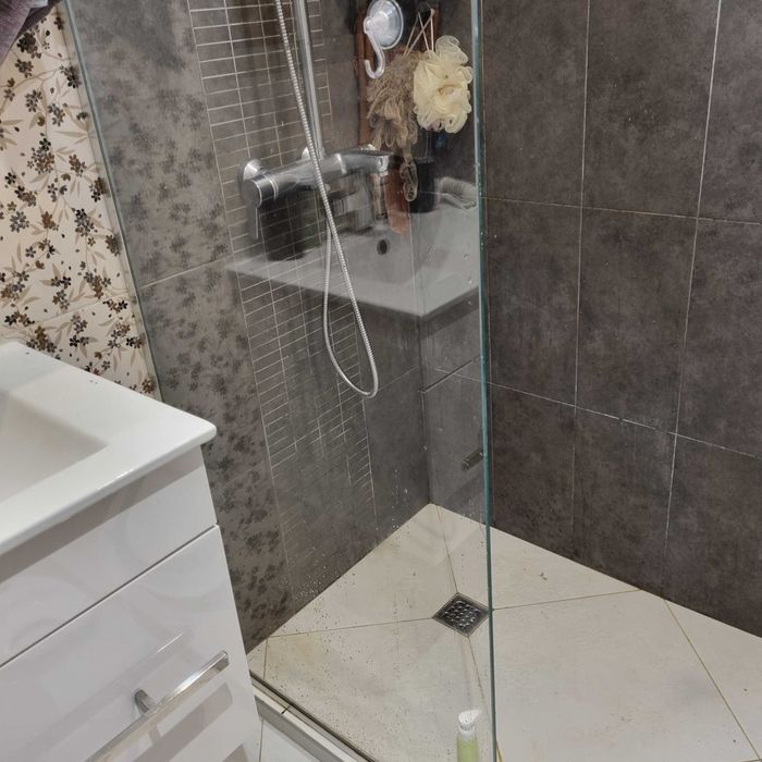 Сръклен параван за баня