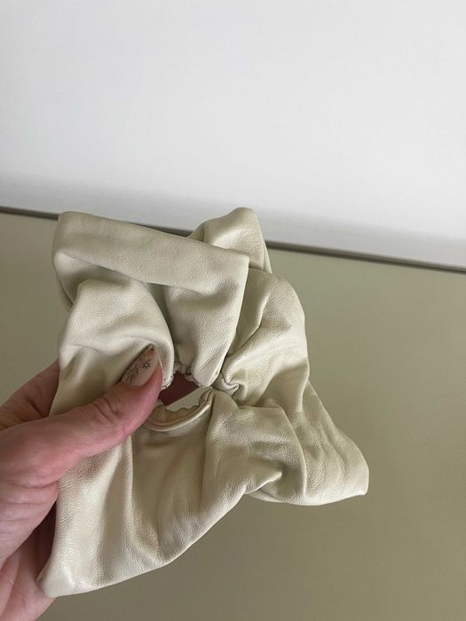 Скрънчи от естествена кожа Zara