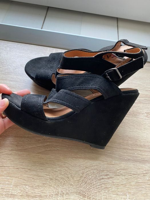 Vand sandale marimea 36
