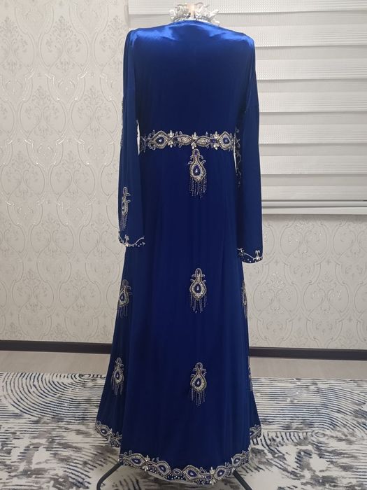 To'y liboslari (ansambl) sotiladi