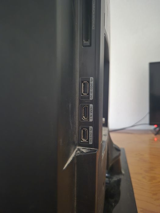 Продаю телевизор на разбор