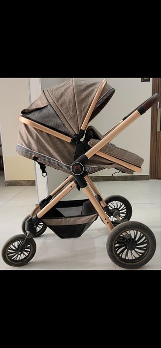 Продается коляска-трансформер.