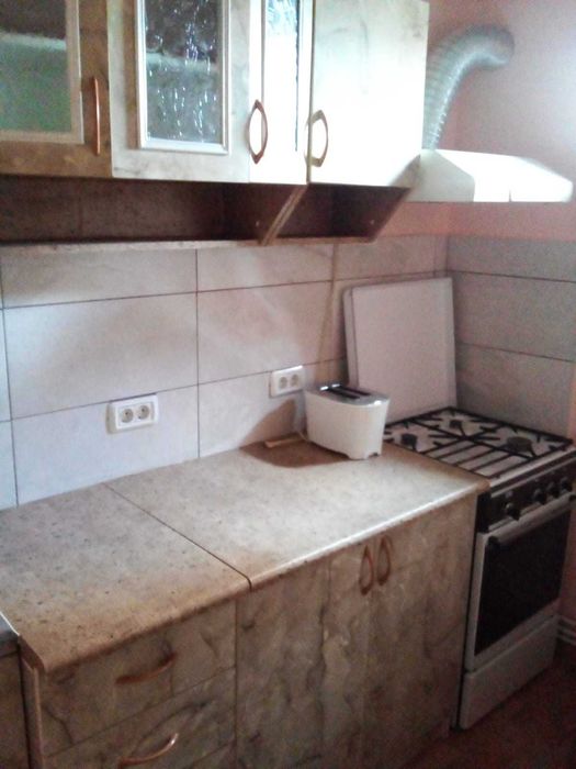 Închiriez garsoniera