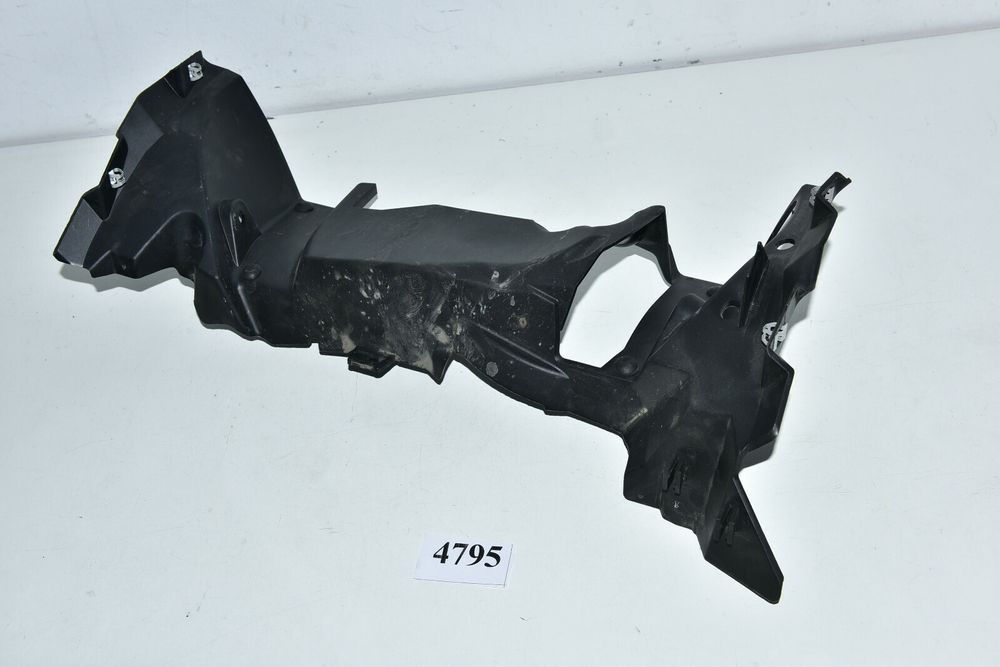 BMW F900XR K84 Conductă de evacuare a aerului 46638403904