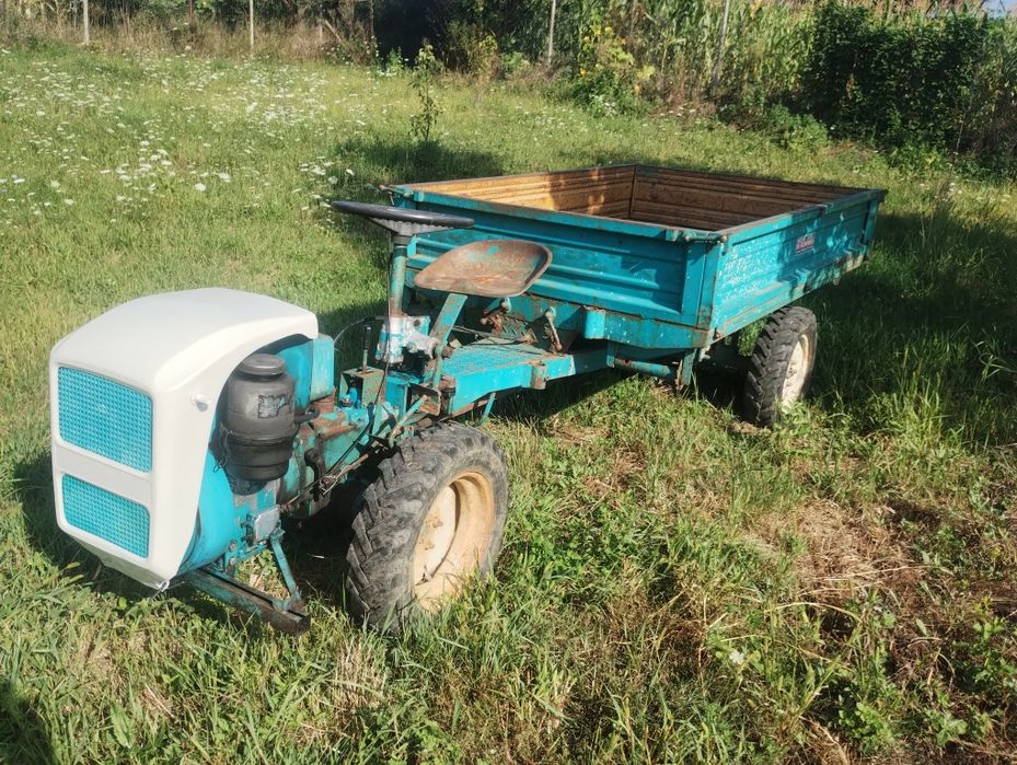 Tractoraș 4x4 articulat