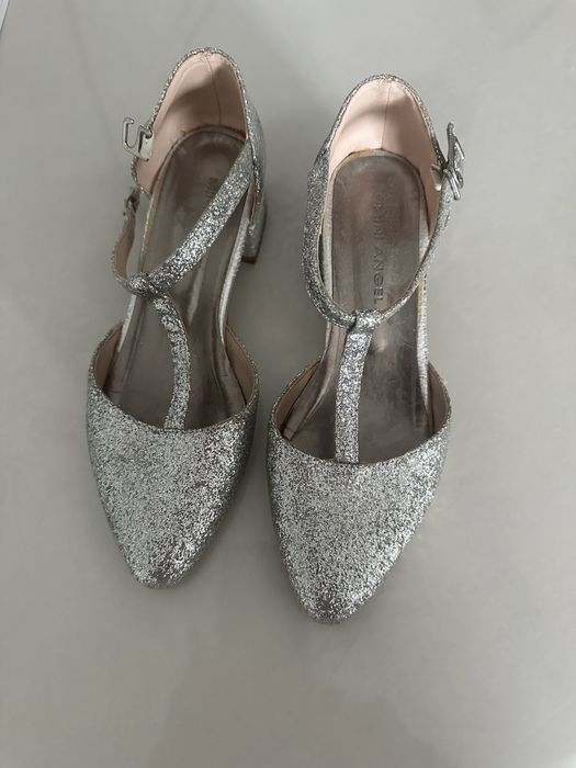 Туфли со стразами для девочек