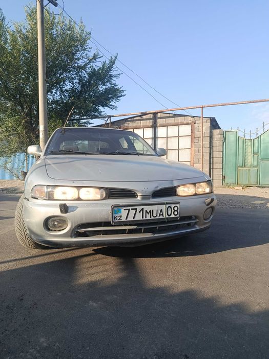 Продаю машину Mitsubishi galant