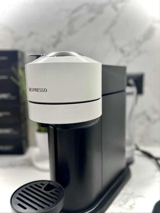Кафемашина Nespresso + подарък капсули