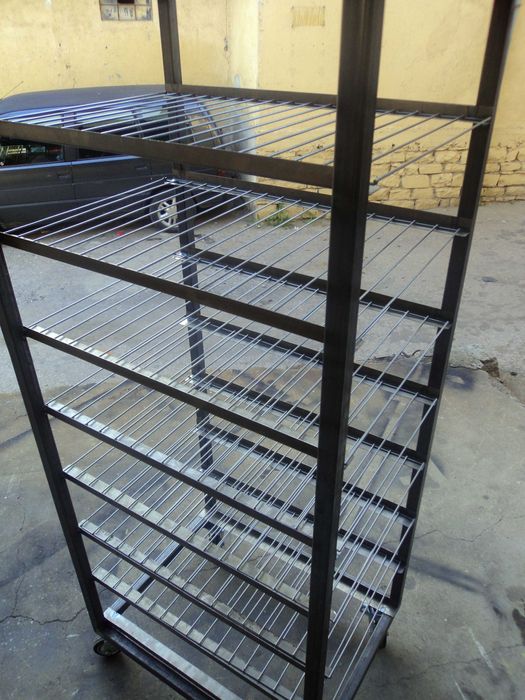 Метални скари  за изстиване на хляб, козунаци, погачи