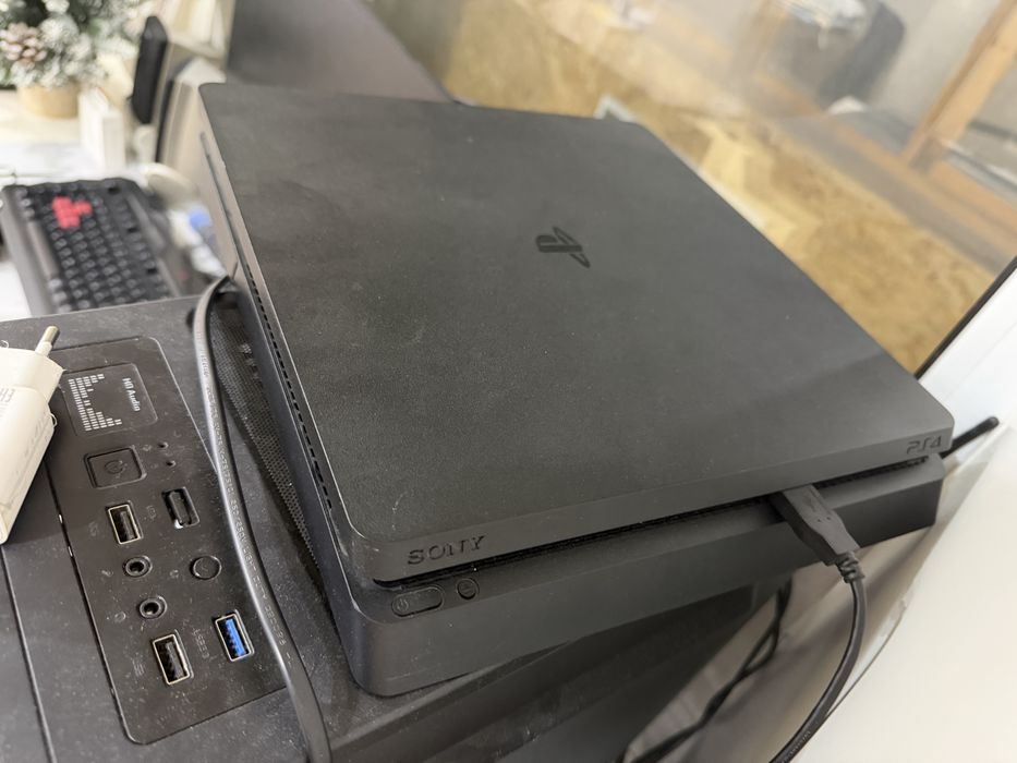 Продается PlayStation 4