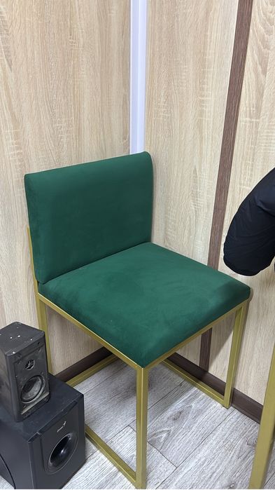 Стол и стул для визажист