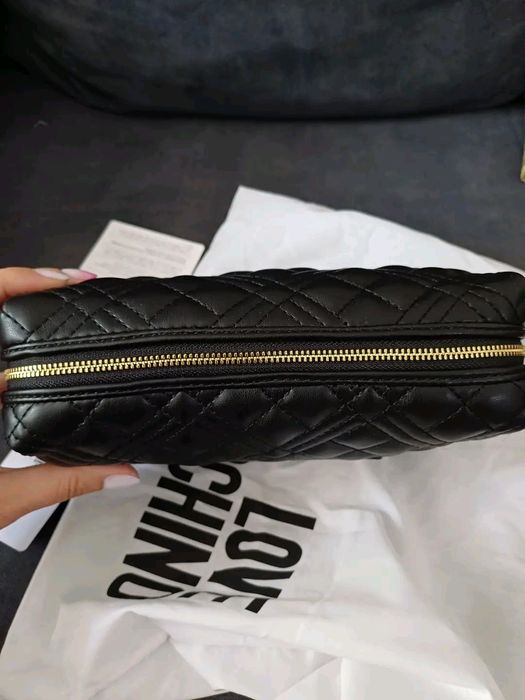 несесер love moschino