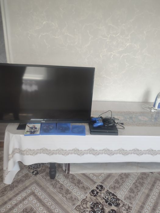Продам sony playstation 4 slim