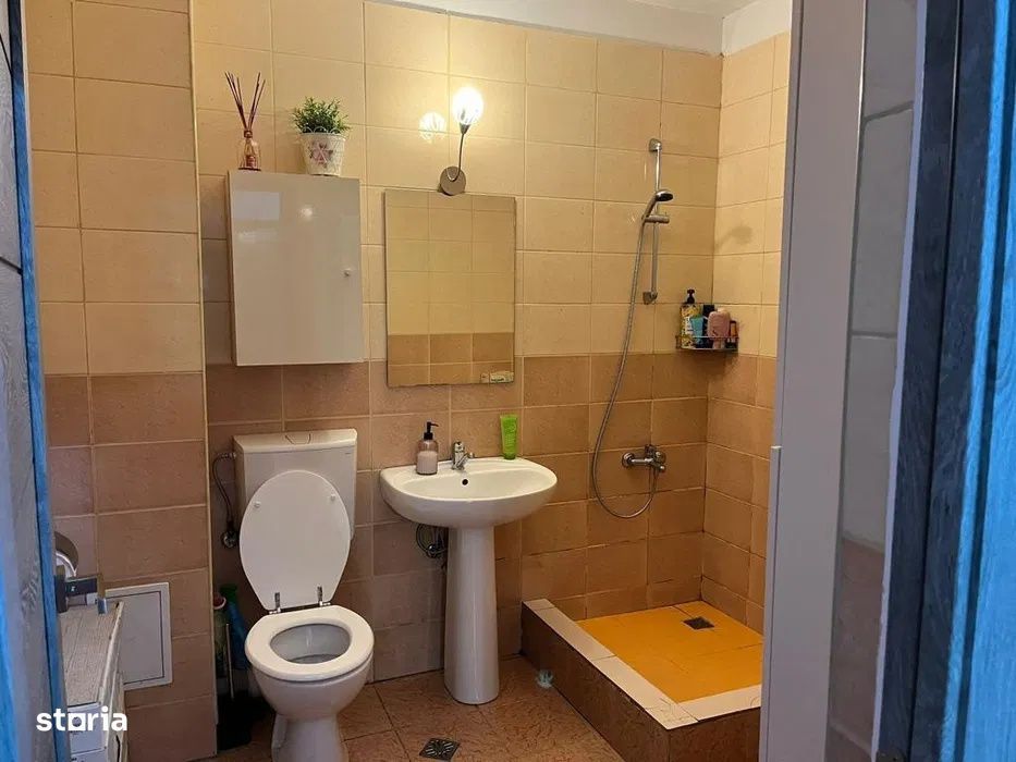 Apartament 2 camere decomandate, parcare, Floresti