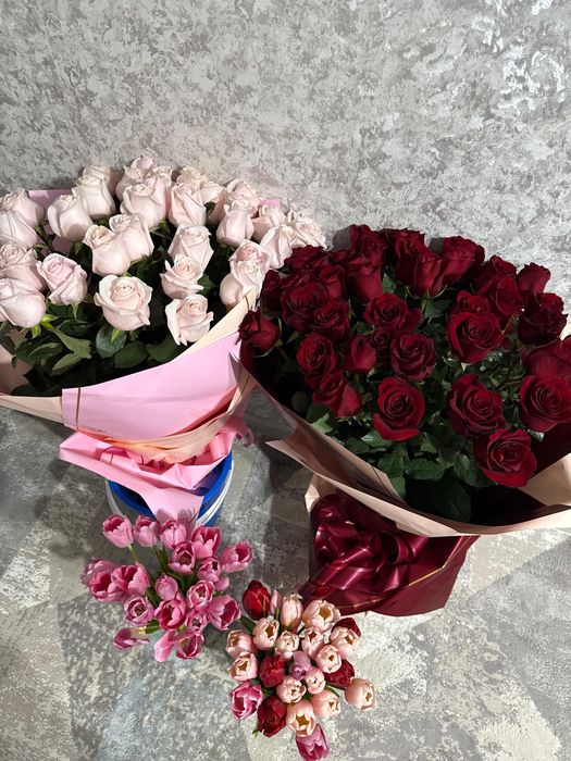 Метровые розы красного розового светло розового цвета