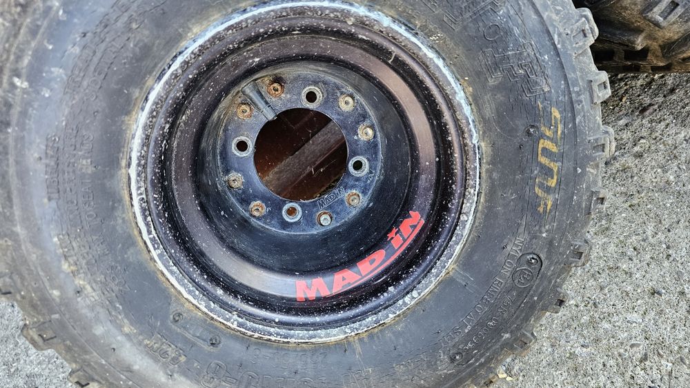 Продавам 2 броя задни гуми със джанти за атв 8 цола