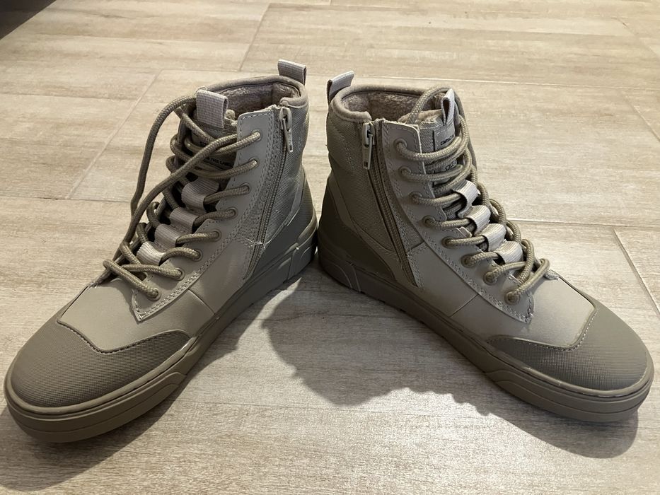 Боти  унисекс  ZARA