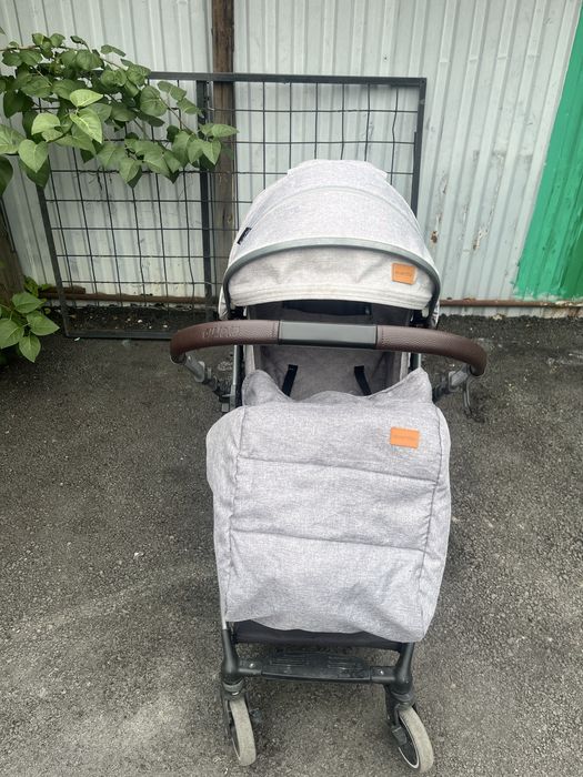 Продам прогулочную коляску