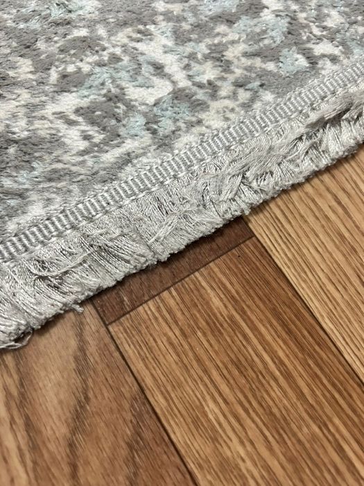 Ковер средний в хорошом сост