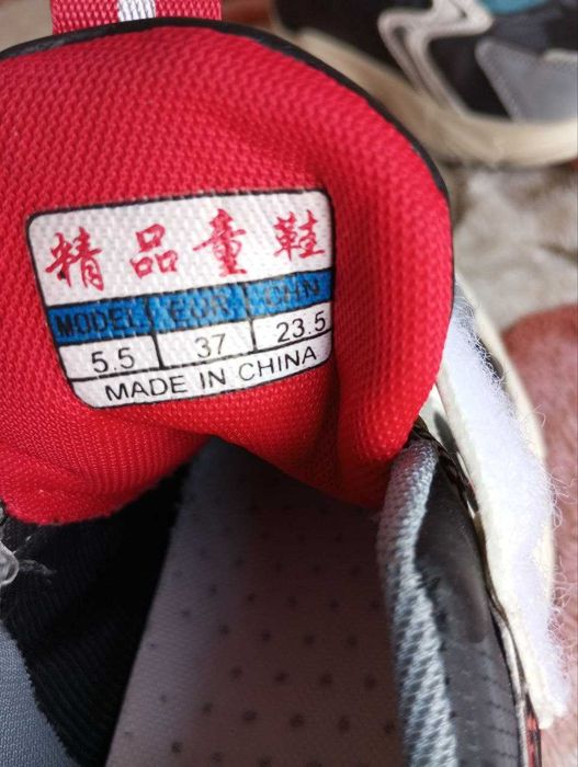 Детские подростковые кроссовки