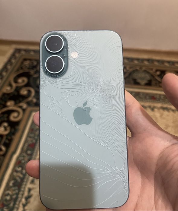 Продам айфон 16 128гб