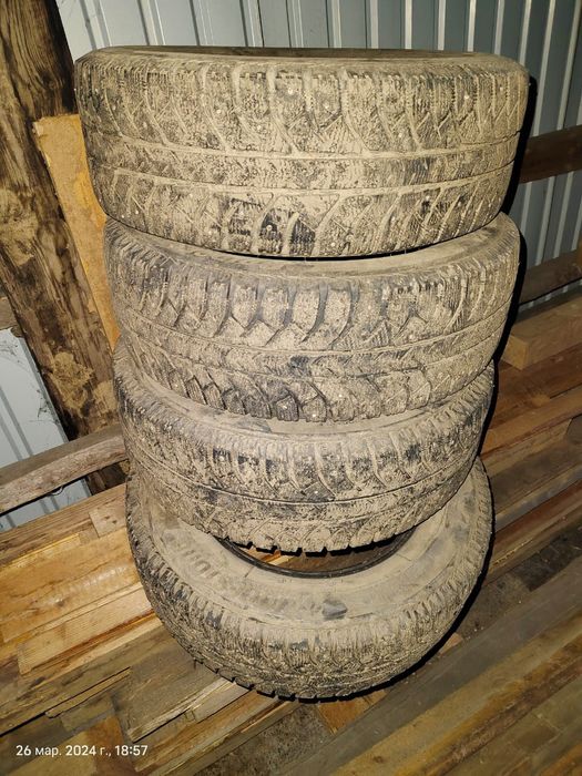 Продаются шины шипованные