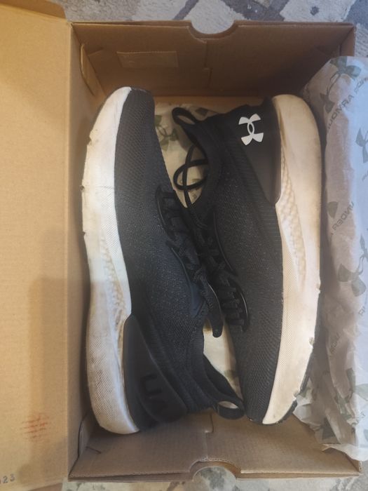 Мъжки  маратонки Under Armour 45 номер