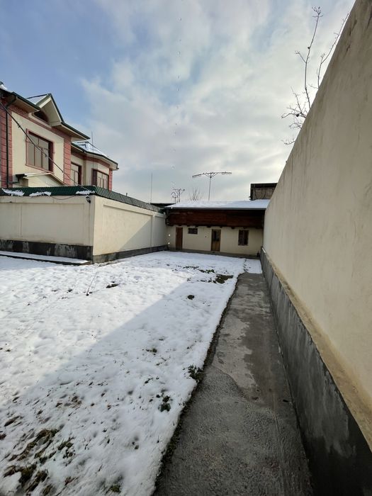 Срочно сотилади 5 соту Охунбобоевда ер нархида