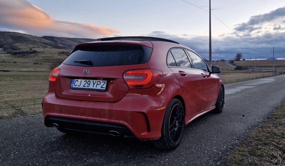 Mercedes-Benz A 160 AMG Line*Panoramic*AppleCarplay*