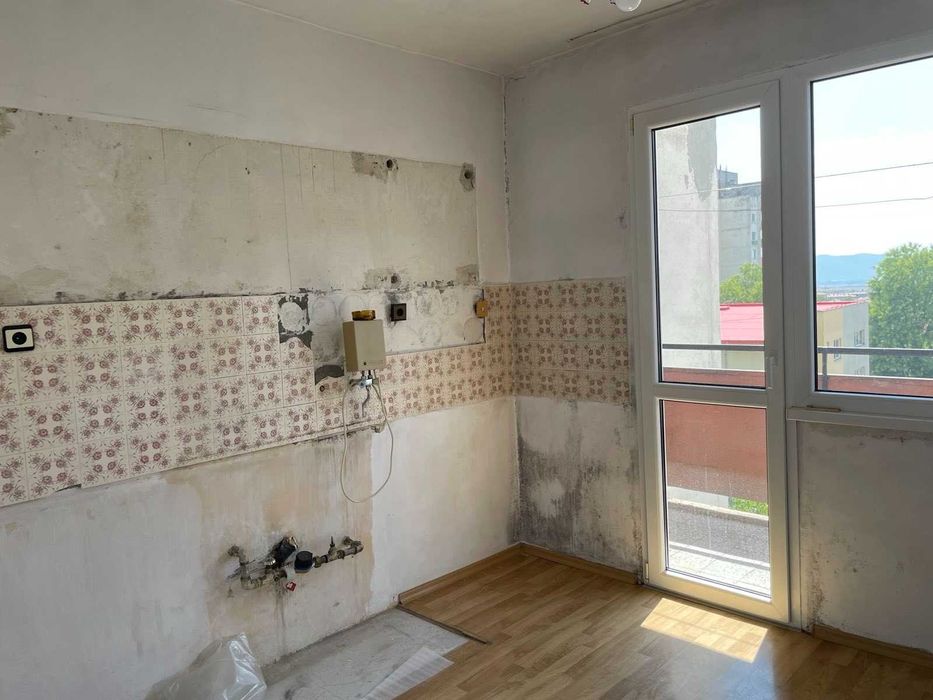 Тристаен Апартамент в гр. Карлово