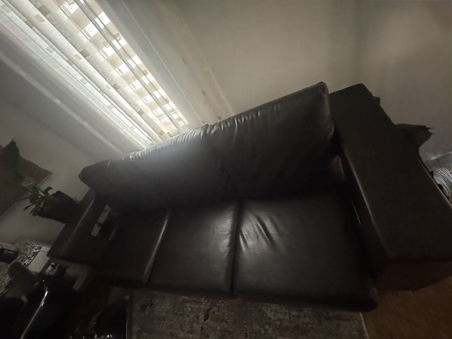 Canapea si fotolii din piele
