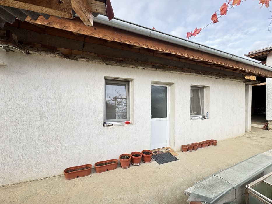 Продава къща в с. Шейново, общ. Казанлък