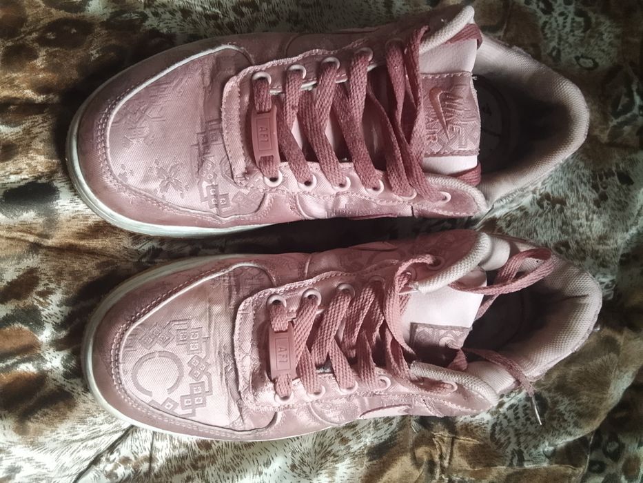 Кросовки Найк, состояние нормальное.