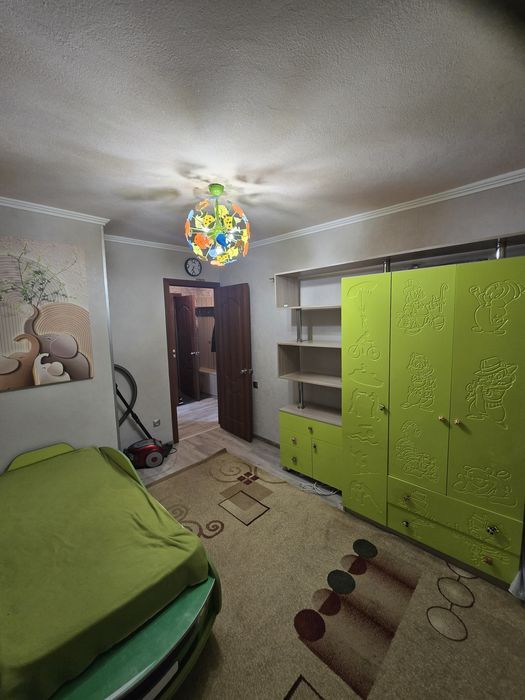 продам гарнитур в детскую