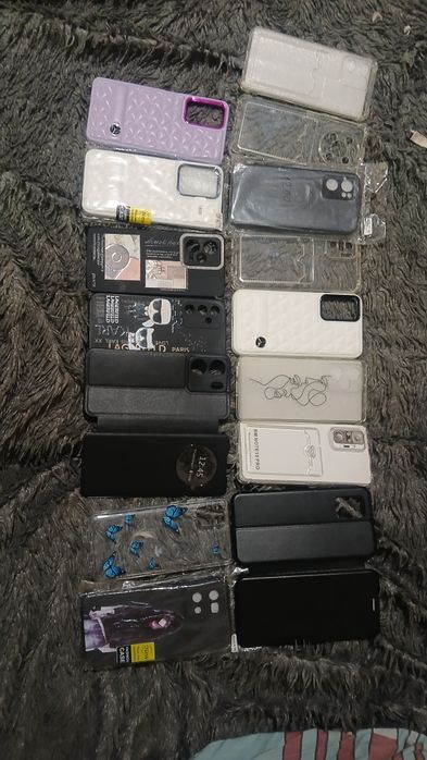 Продам чехлы на телефоны еще есть на айфоны 13-15 айфон