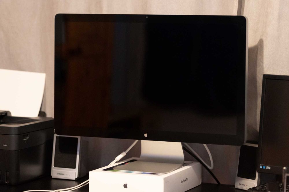 Monitor Apple Thunderbolt Display 27” + Adaptor Apple USB-C original
