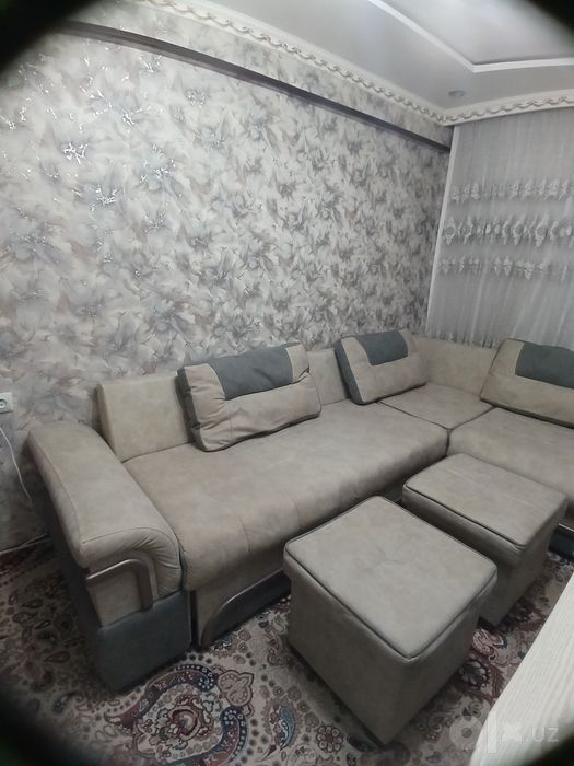 Срочно продаю раскладной гостиный диван