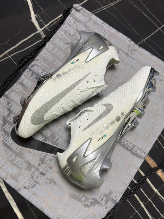 Ghete de fotbal Nike