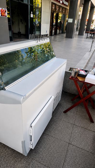 Ladă frigorifică profesională pentru înghețată – 3800 lei