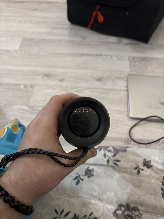 Продам JBL колонку оригинал