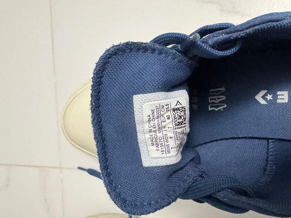 Vând adidasi Converse