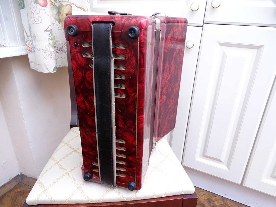 Акордеон Велтмайстер Стела 60 баса